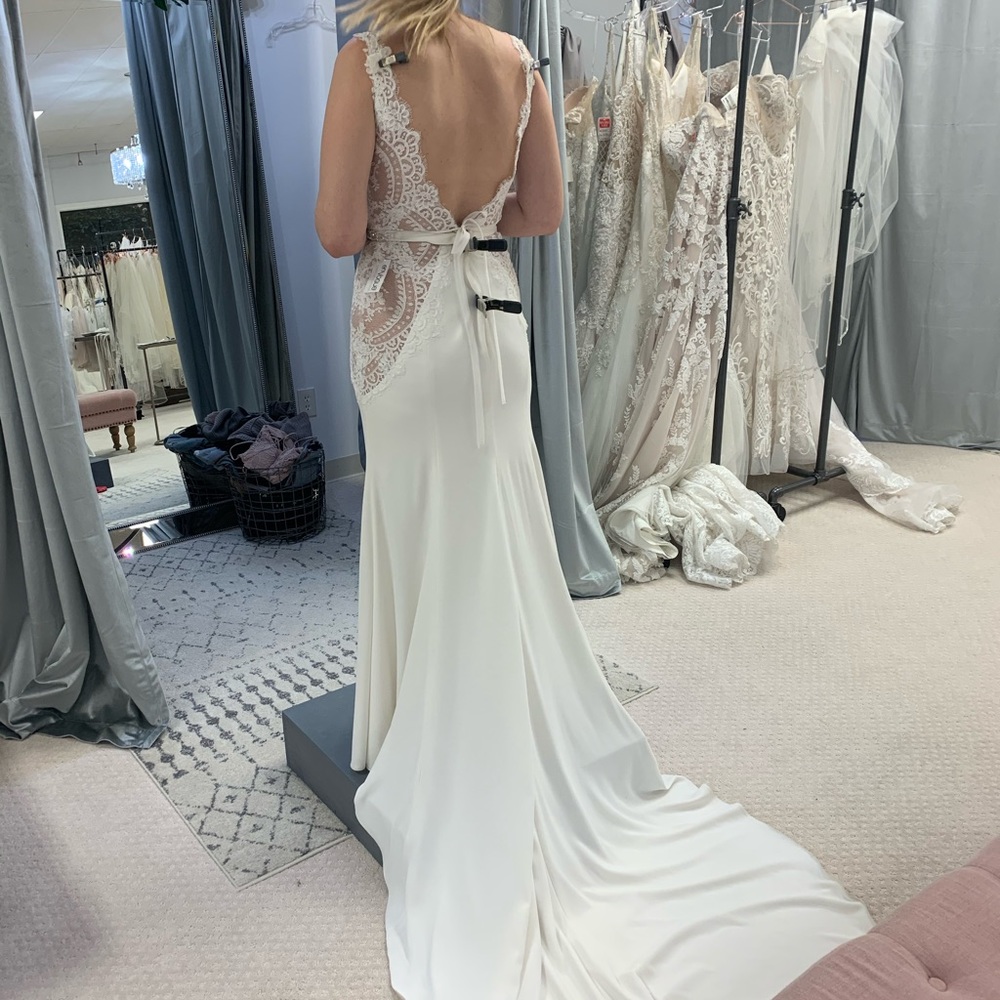 Willowby Lief new wedding dress unaltered